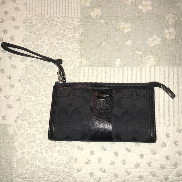 Coach Handbags - Coach Wristlet wallet
